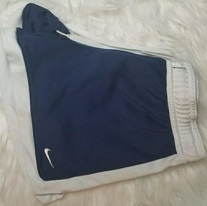 Nike wourkout shorts size youth MEDIUM
